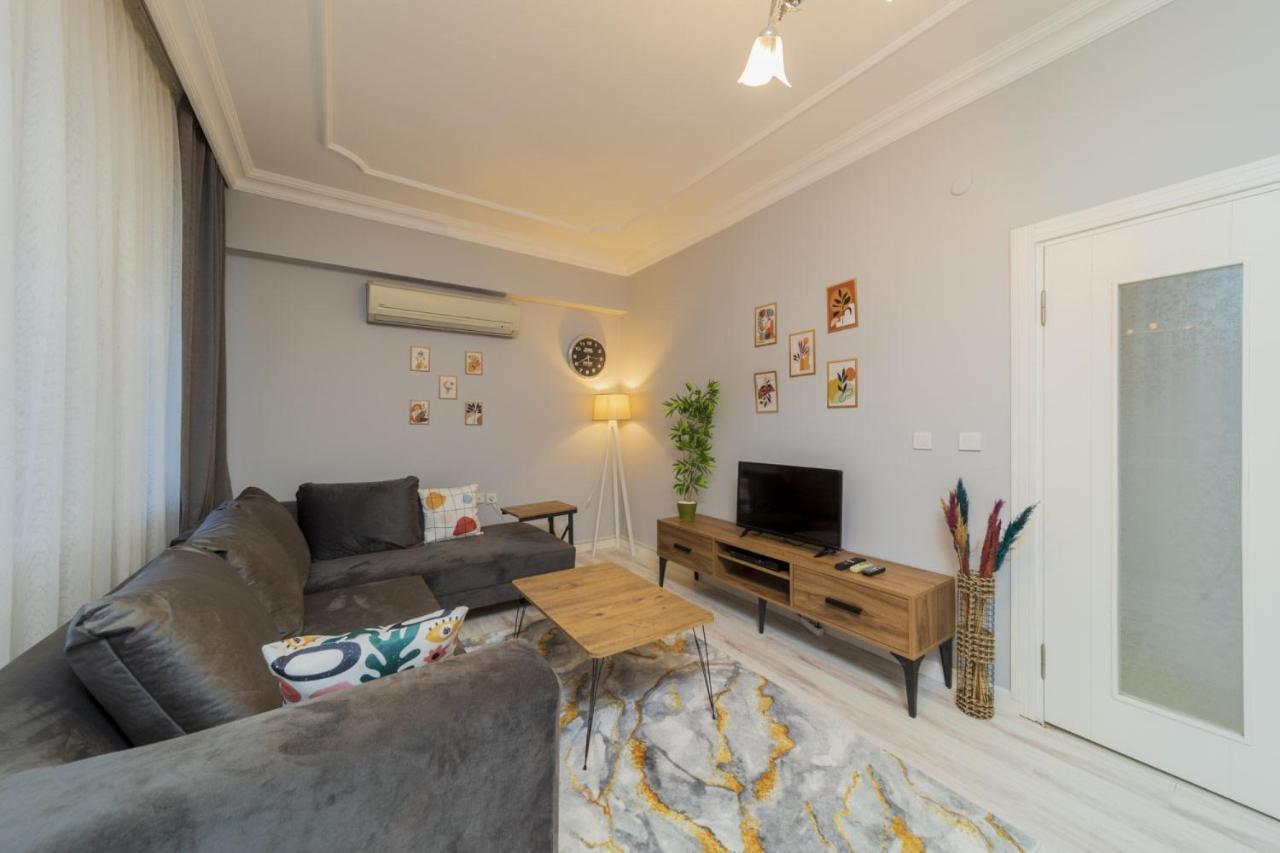 أنطاليا Vibrant Flat With Lovely Balcony In Muratpasa المظهر الخارجي الصورة